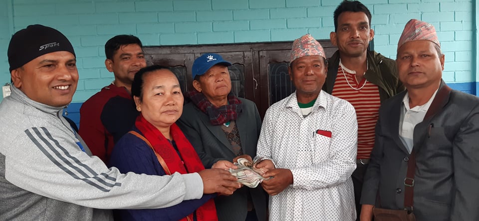 दुवै मृगौला पीडित तेजबहादुरलाई नेकपाको आर्थिक सहयोग
