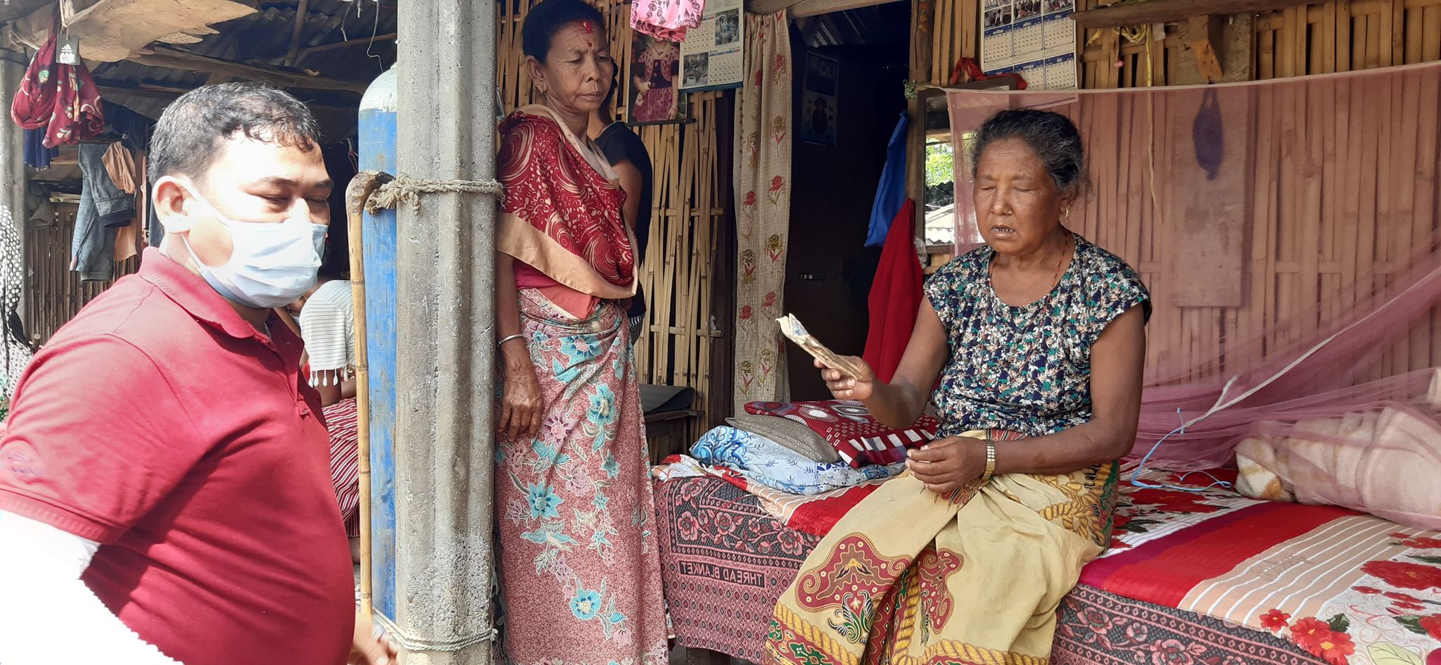 दुवै मृगौला पीडित निर्मलालाई ११ हजार सहयोग