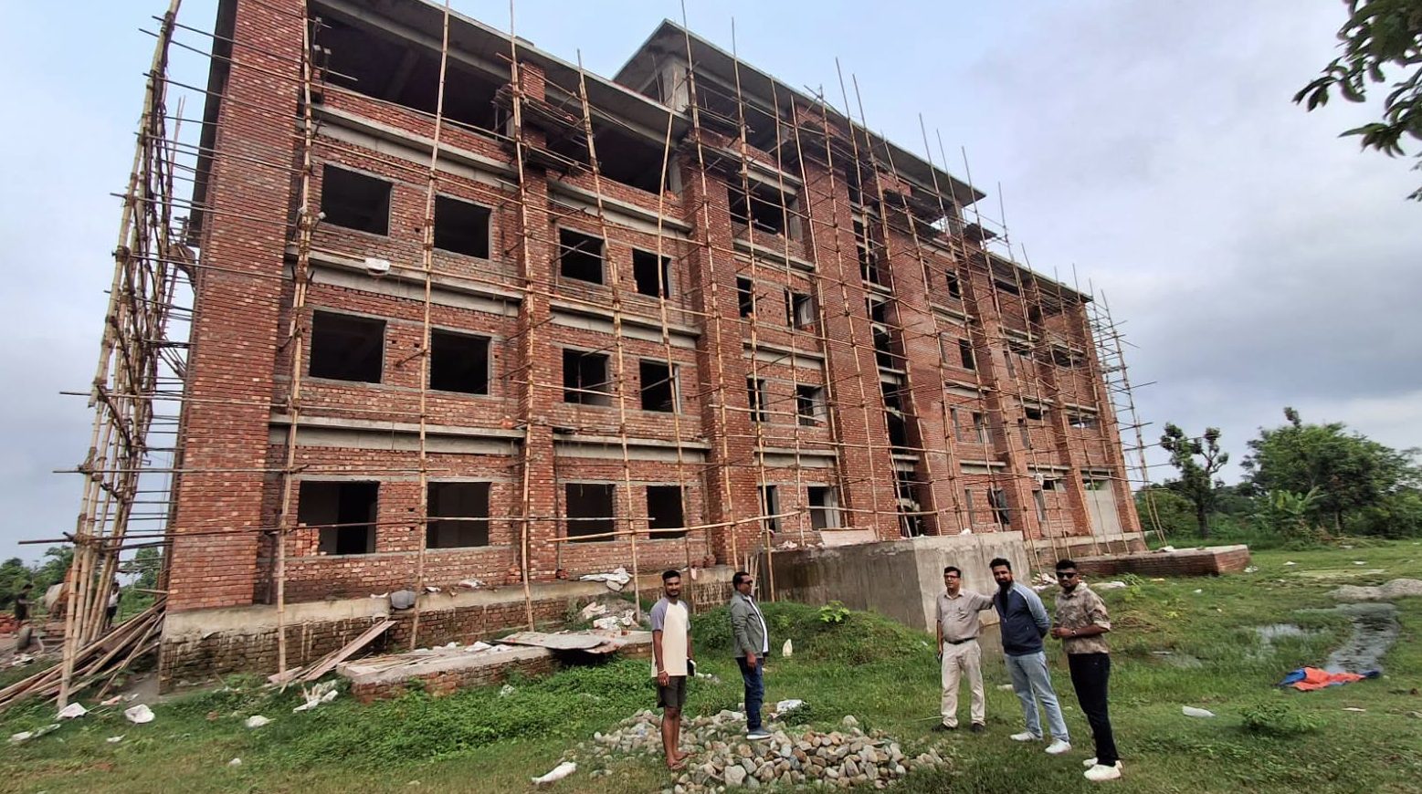 पथरी शनिश्चरेको निर्माणाधीन प्रशासनिक भवनको काम अन्तिम चरणमा