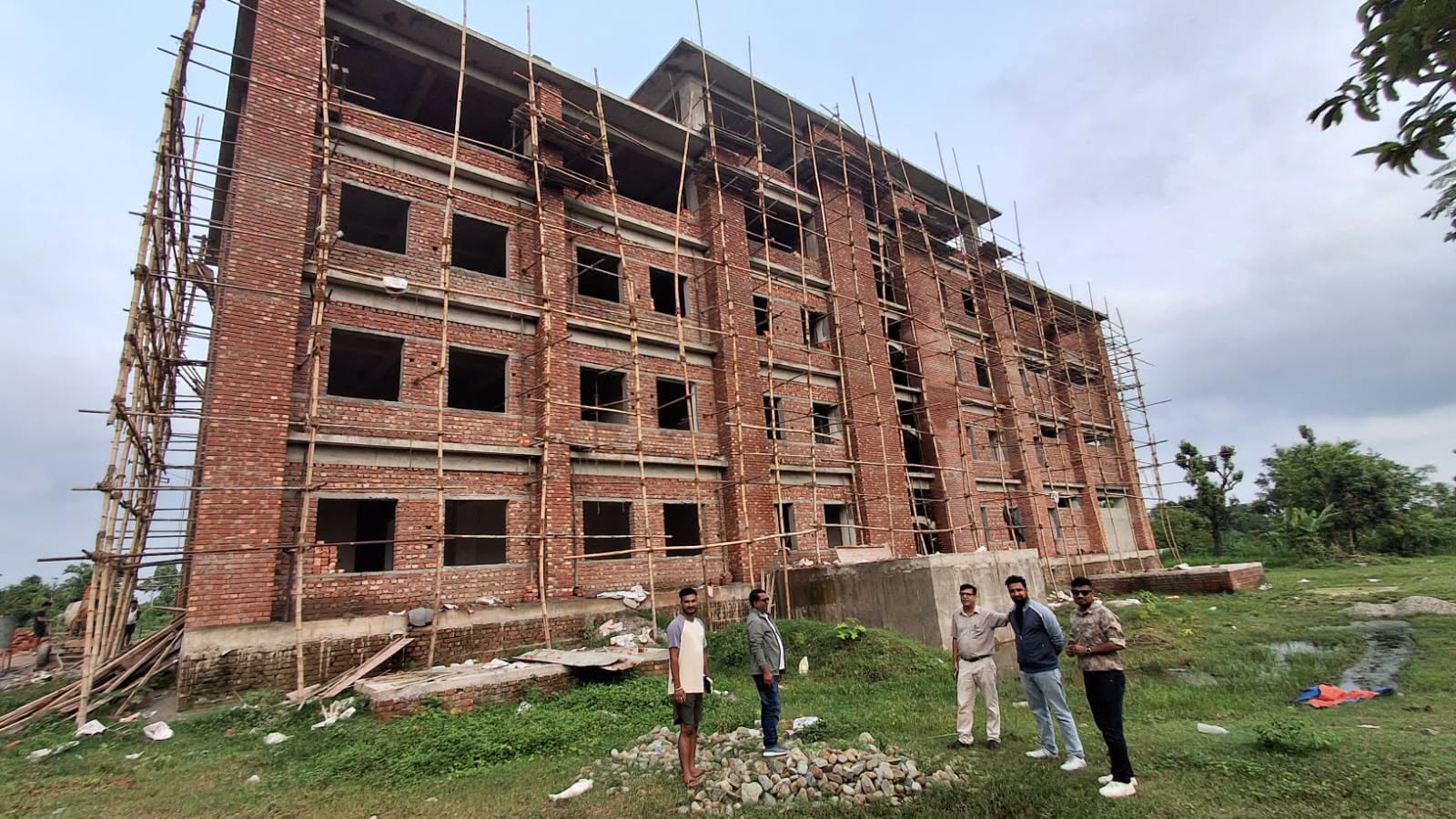 पथरी शनिश्चरेको निर्माणाधीन प्रशासनिक भवनको काम अन्तिम चरणमा